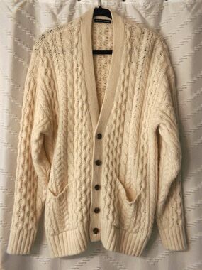 Brandy Melville Cream Cable Knit Cardigan. 90% Wool Women's Sweater Cardigan.